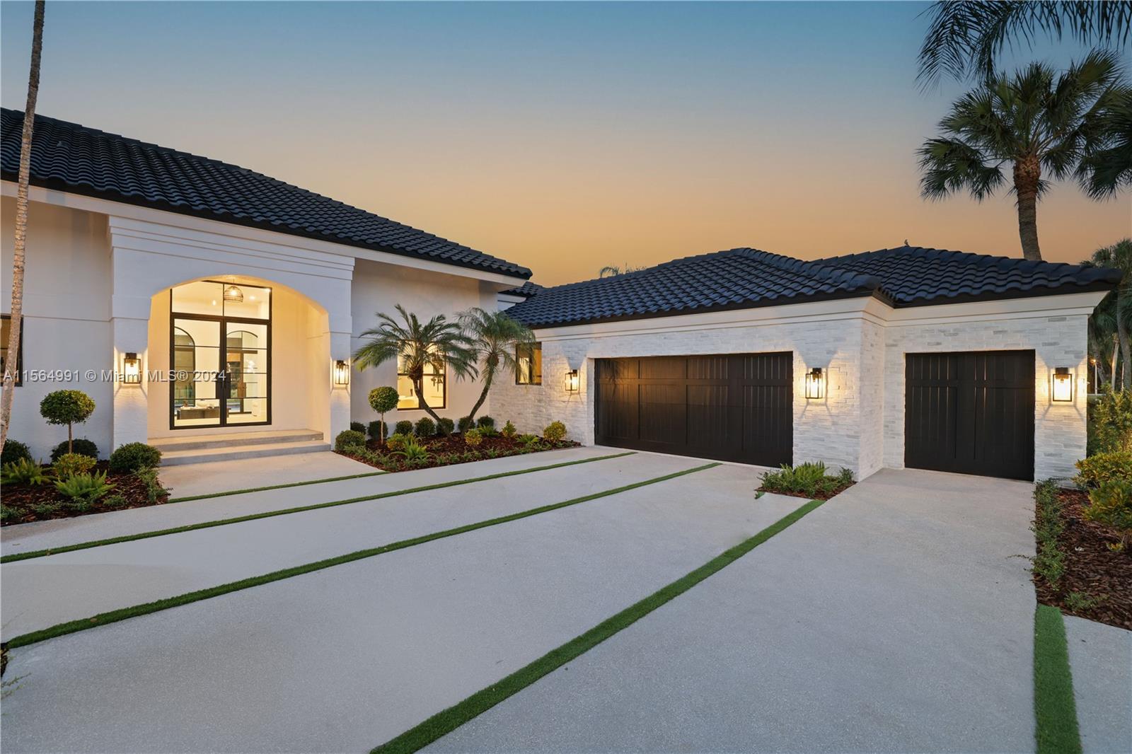 BREAKERS WEST - Residential