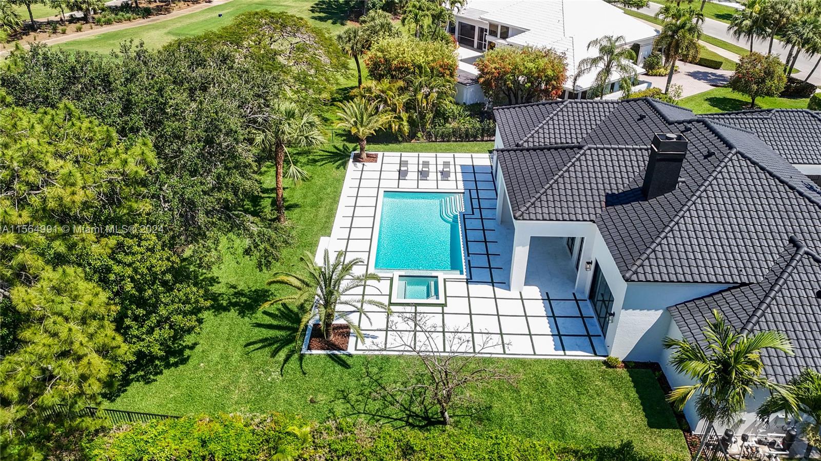 BREAKERS WEST - Residential