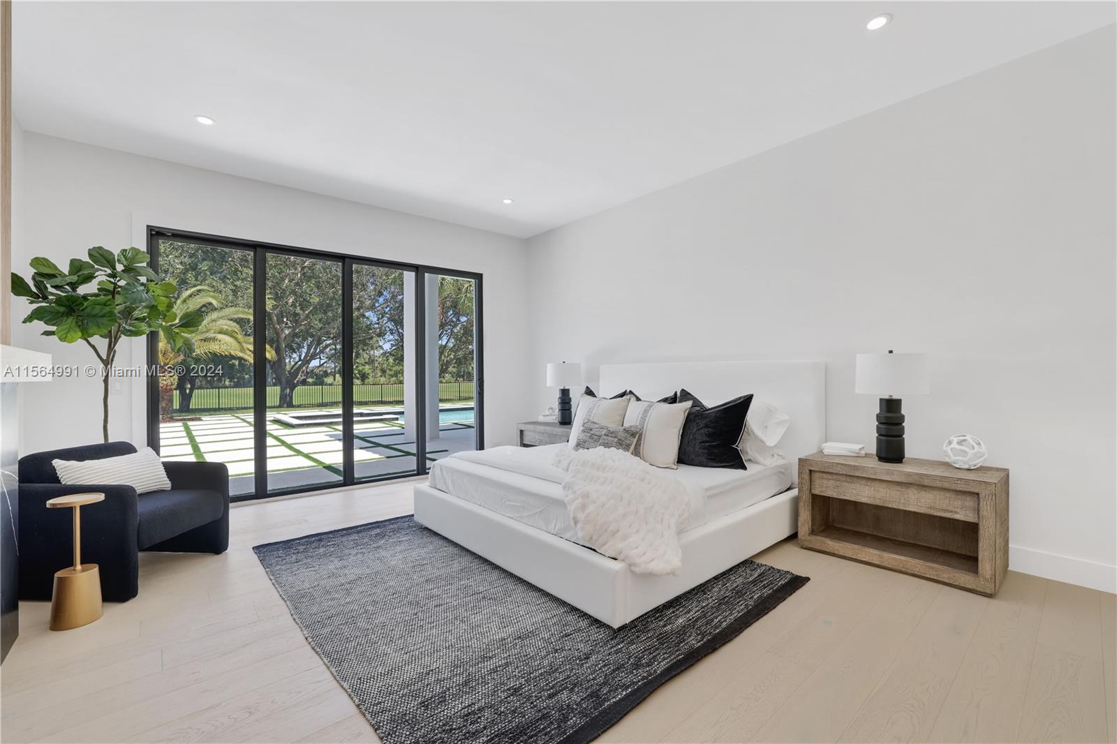 BREAKERS WEST - Residential