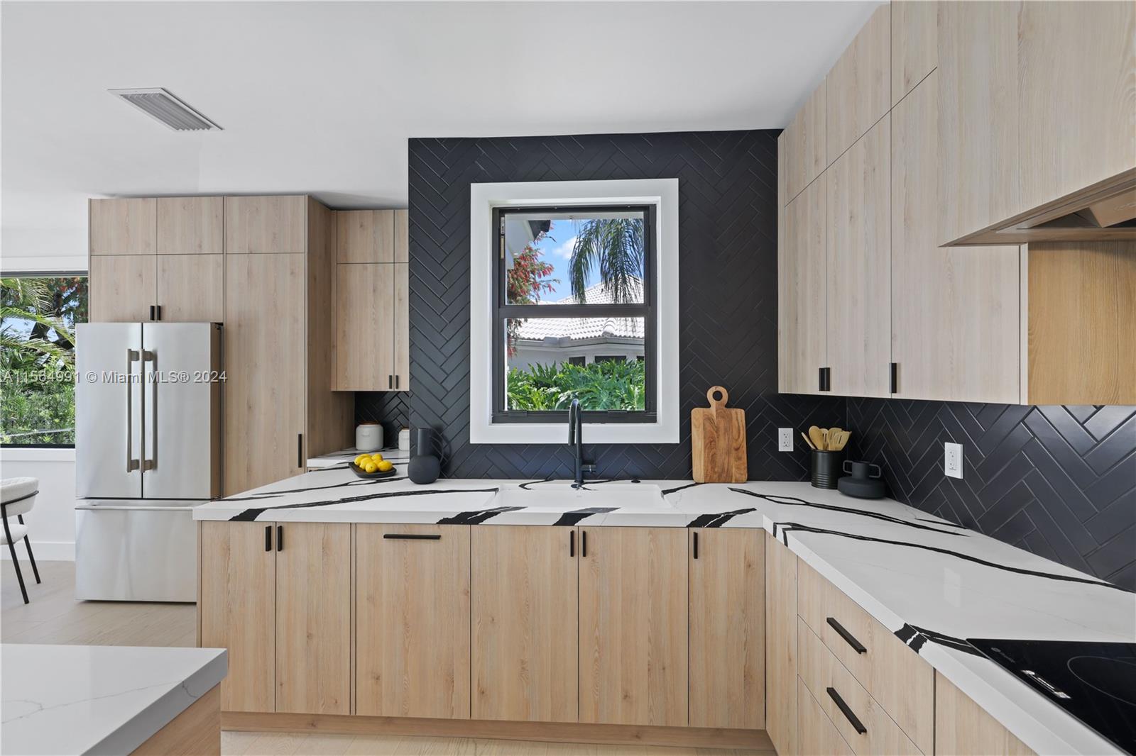 BREAKERS WEST - Residential