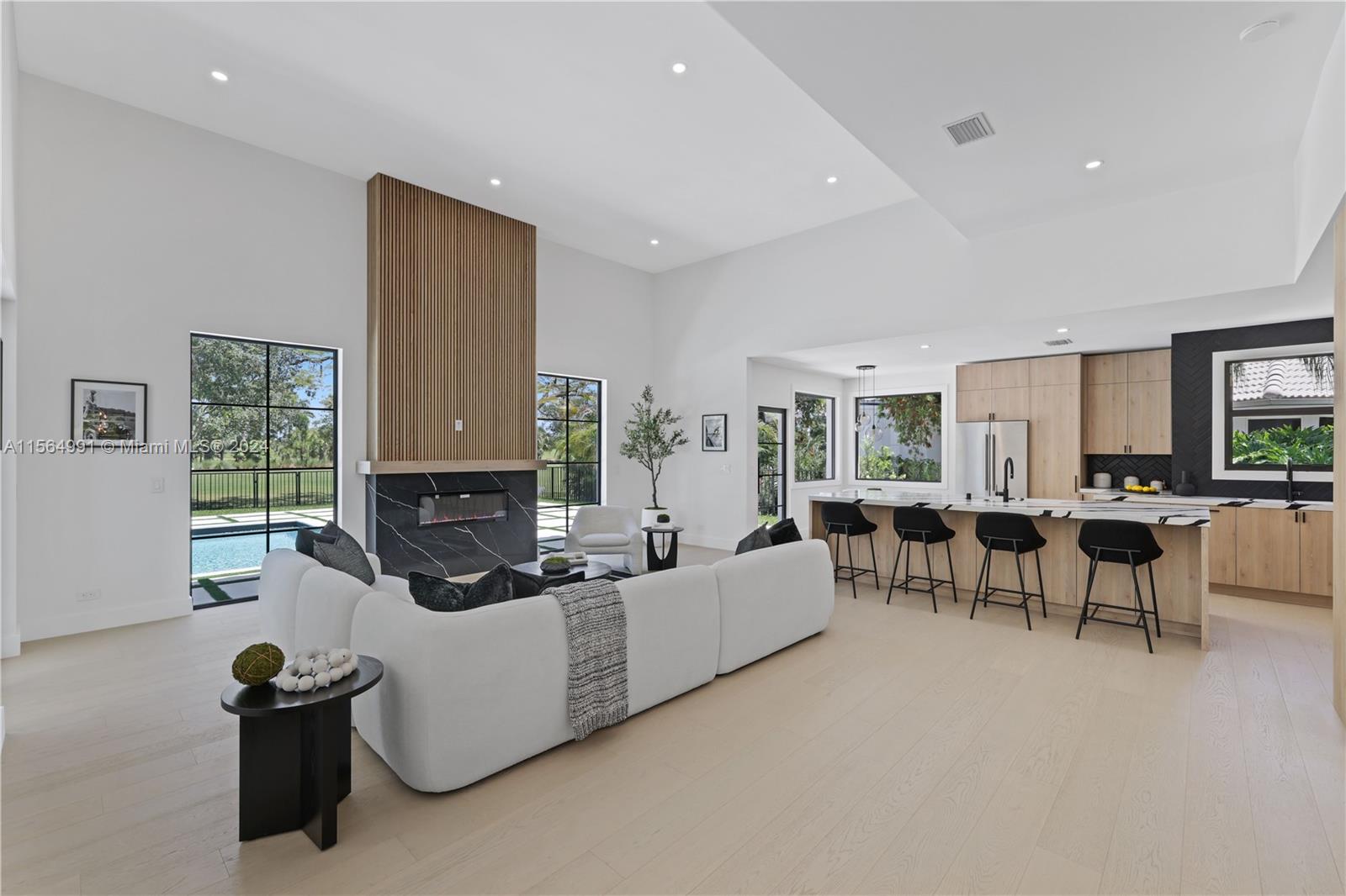 BREAKERS WEST - Residential