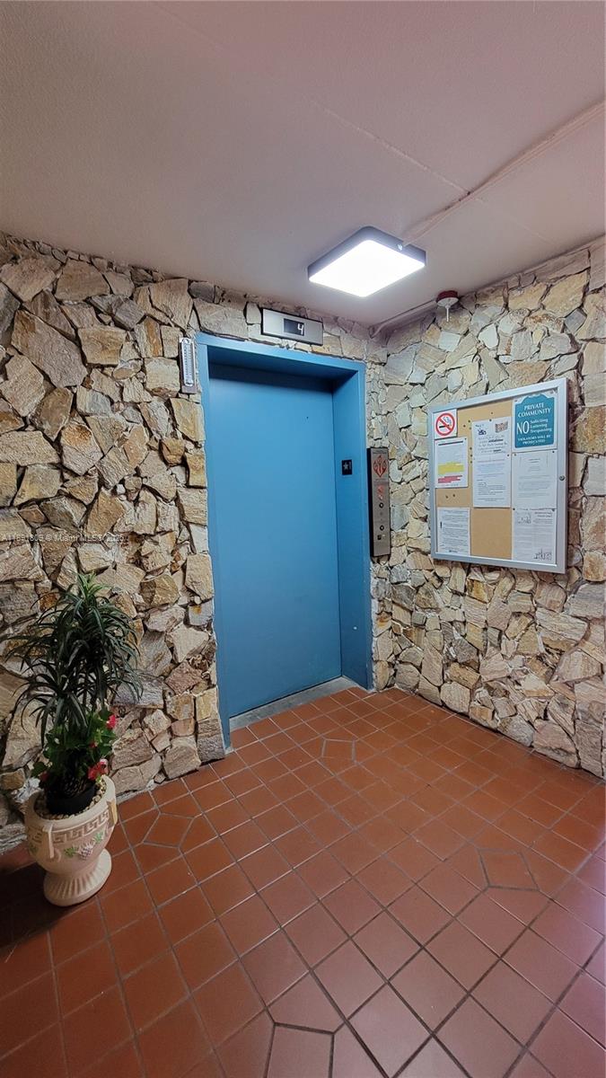 GRANADA VILLAGE D CONDO - Residential