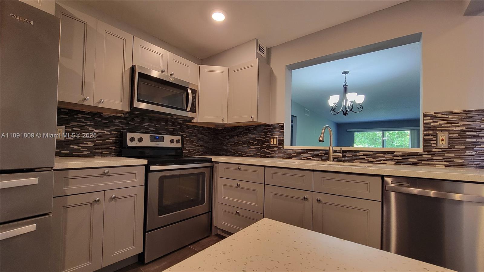 2003 Granada Dr E4, Coconut Creek, FL, 33066/$172,000 3 2003 Granada Dr E4