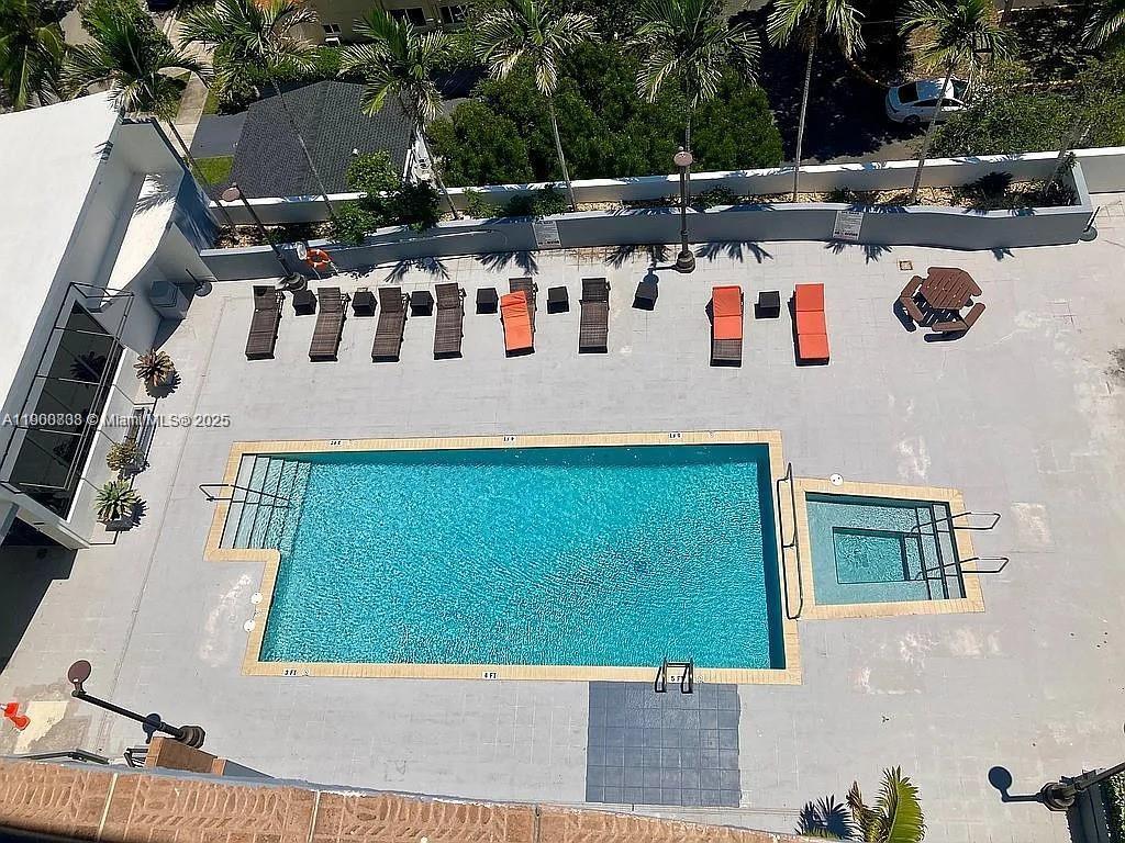 THE LUXOR RESIDENCES COND - Residential Lease