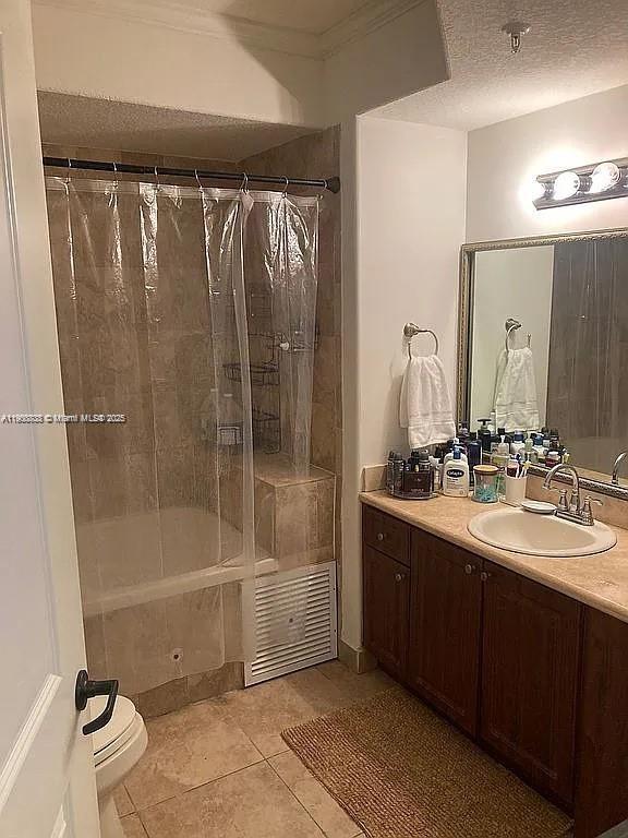 THE LUXOR RESIDENCES COND - Residential Lease