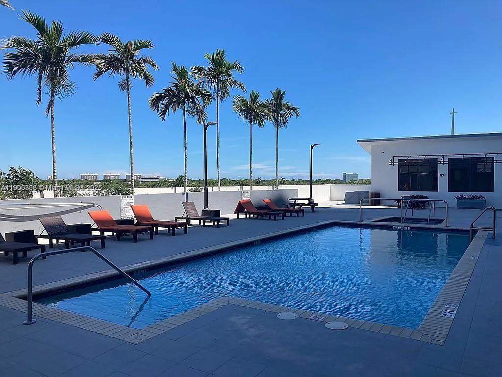 THE LUXOR RESIDENCES COND - Residential Lease