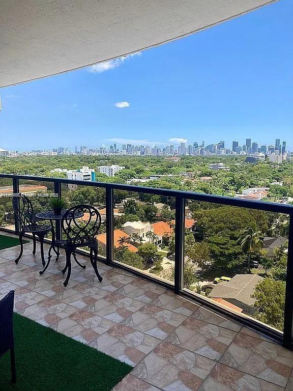 THE LUXOR RESIDENCES COND - Residential Lease