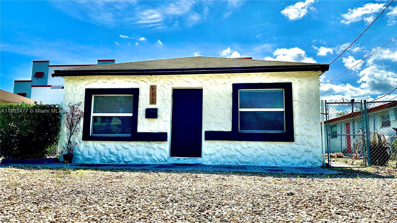 912 NW 2nd St 912