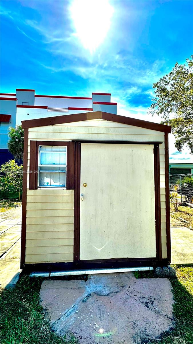 SEMINOLE ADD F R OLIVERS - Residential Lease