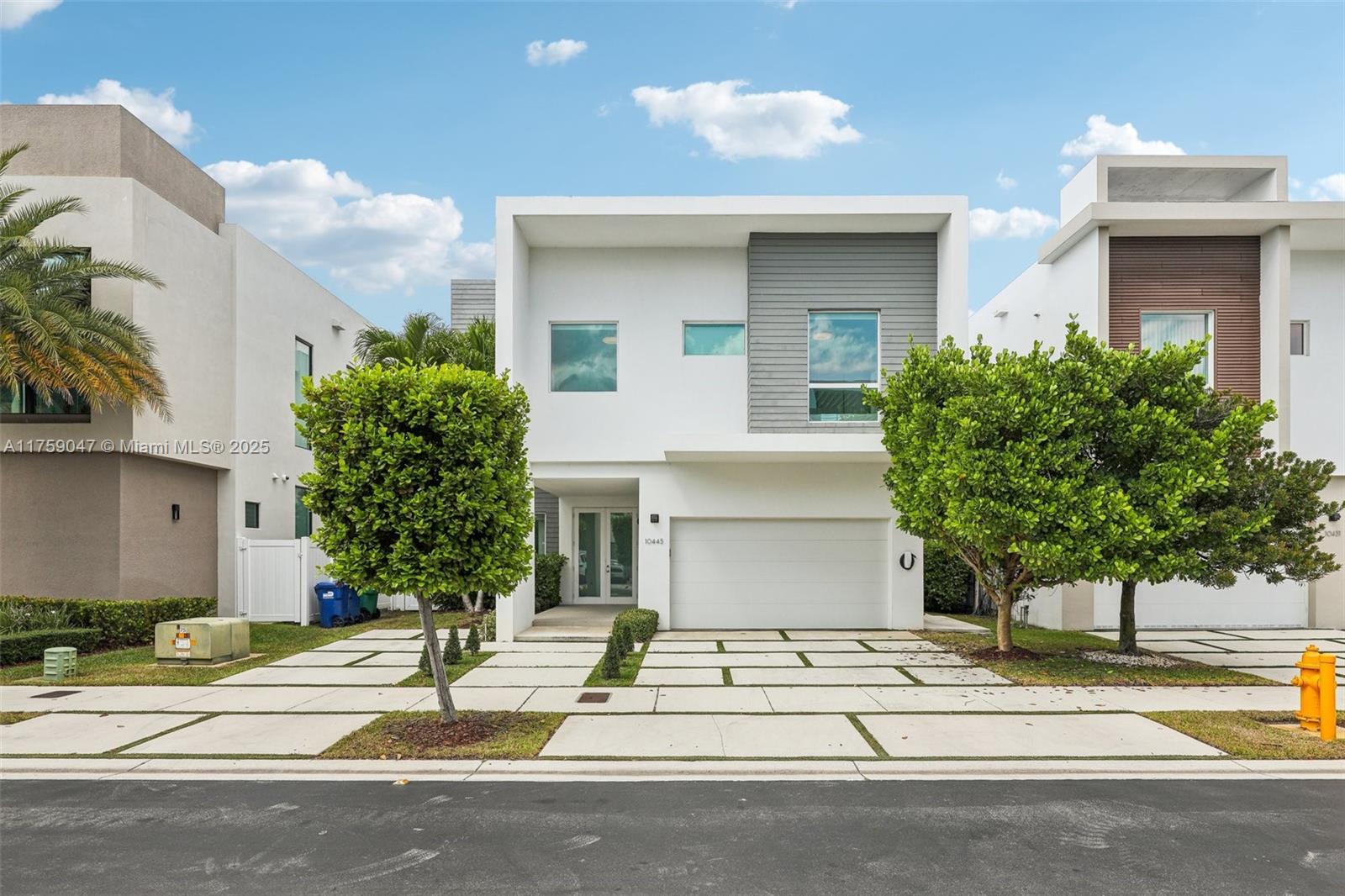 10445 NW 68th Ter