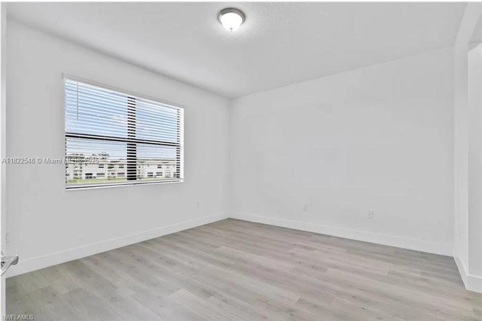 631983 - SILVERWOOD AT AVE - Residential Lease