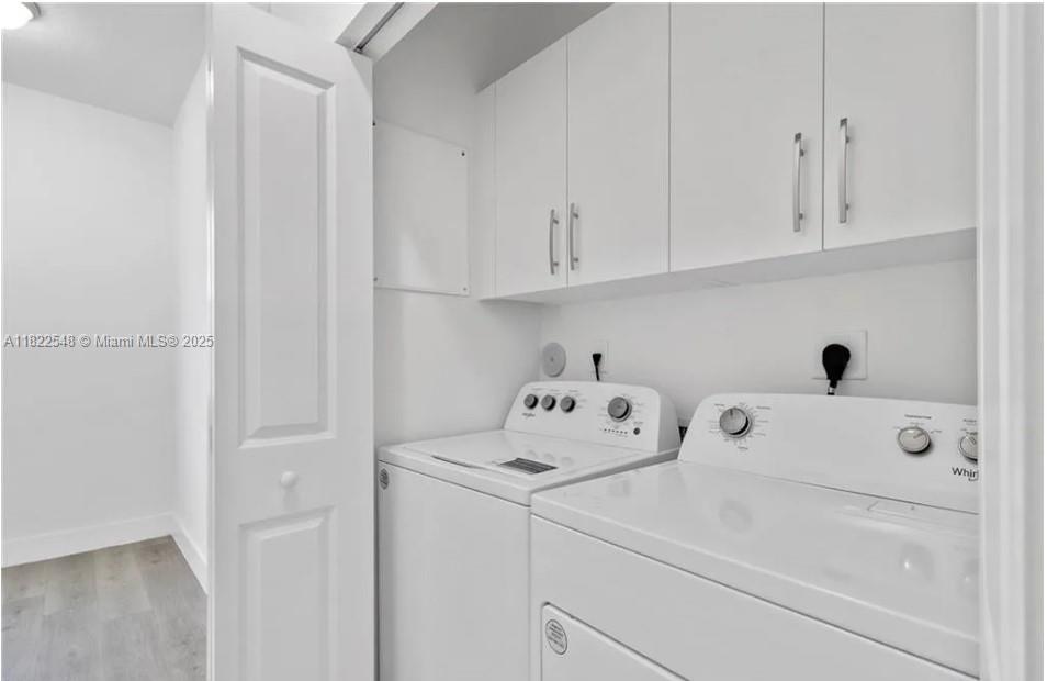 631983 - SILVERWOOD AT AVE - Residential Lease