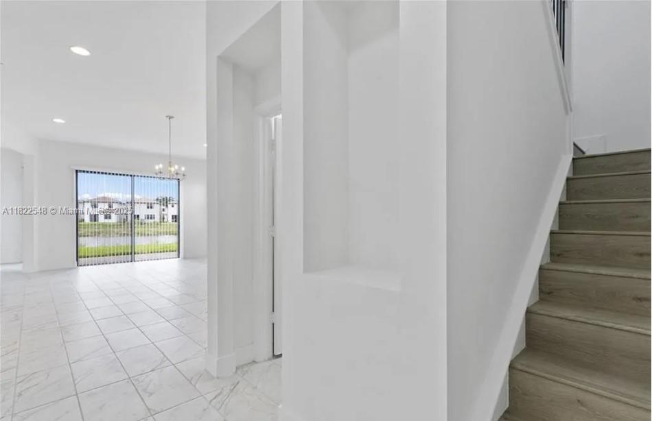 631983 - SILVERWOOD AT AVE - Residential Lease