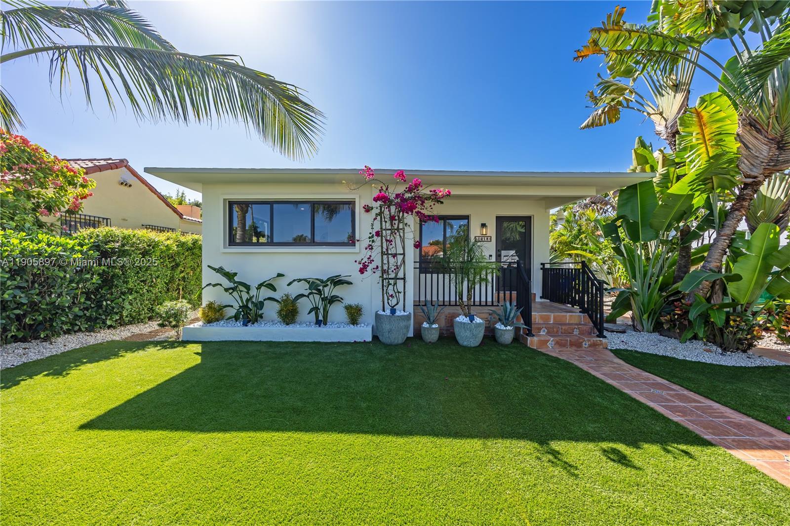 View photos, virtual tours, details... 1618 SW 18th St