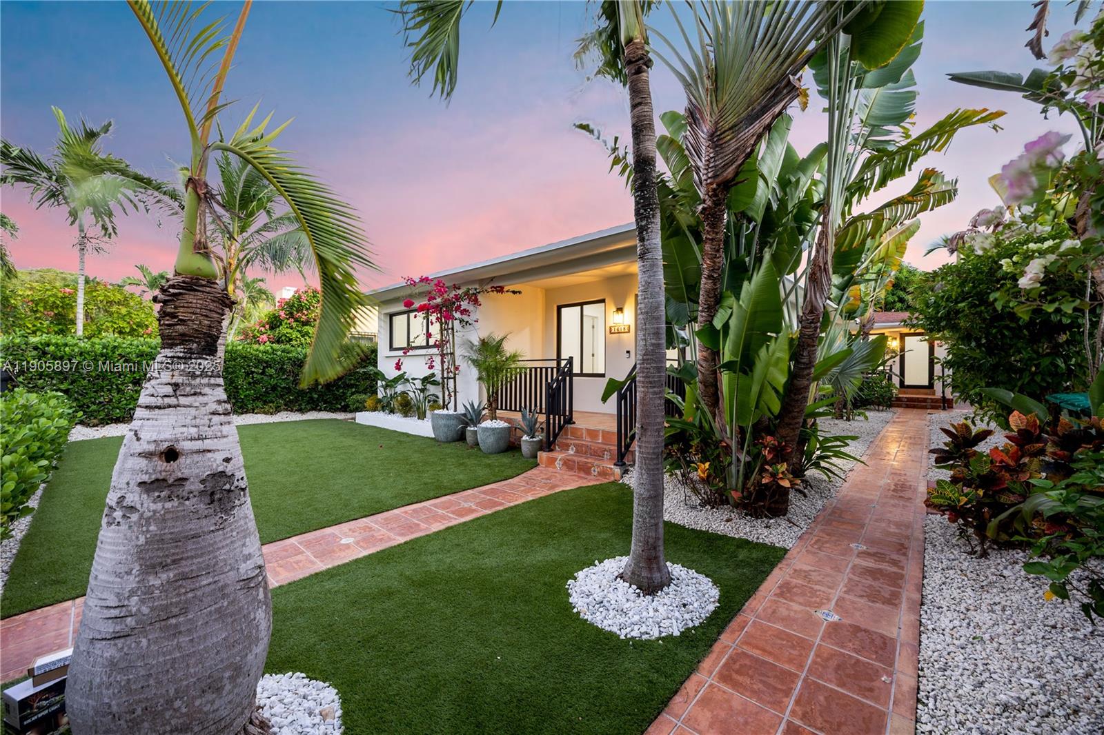 View photos, virtual tours, details... 1618 SW 18th St