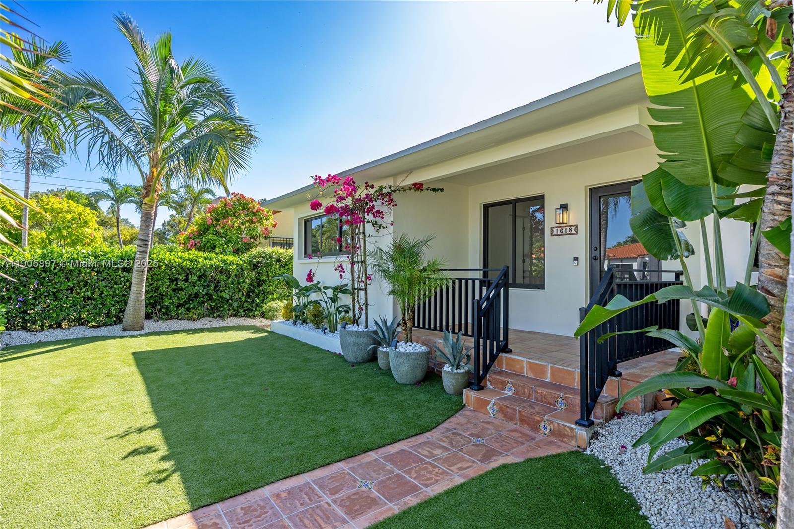 View photos, virtual tours, details... 1618 SW 18th St