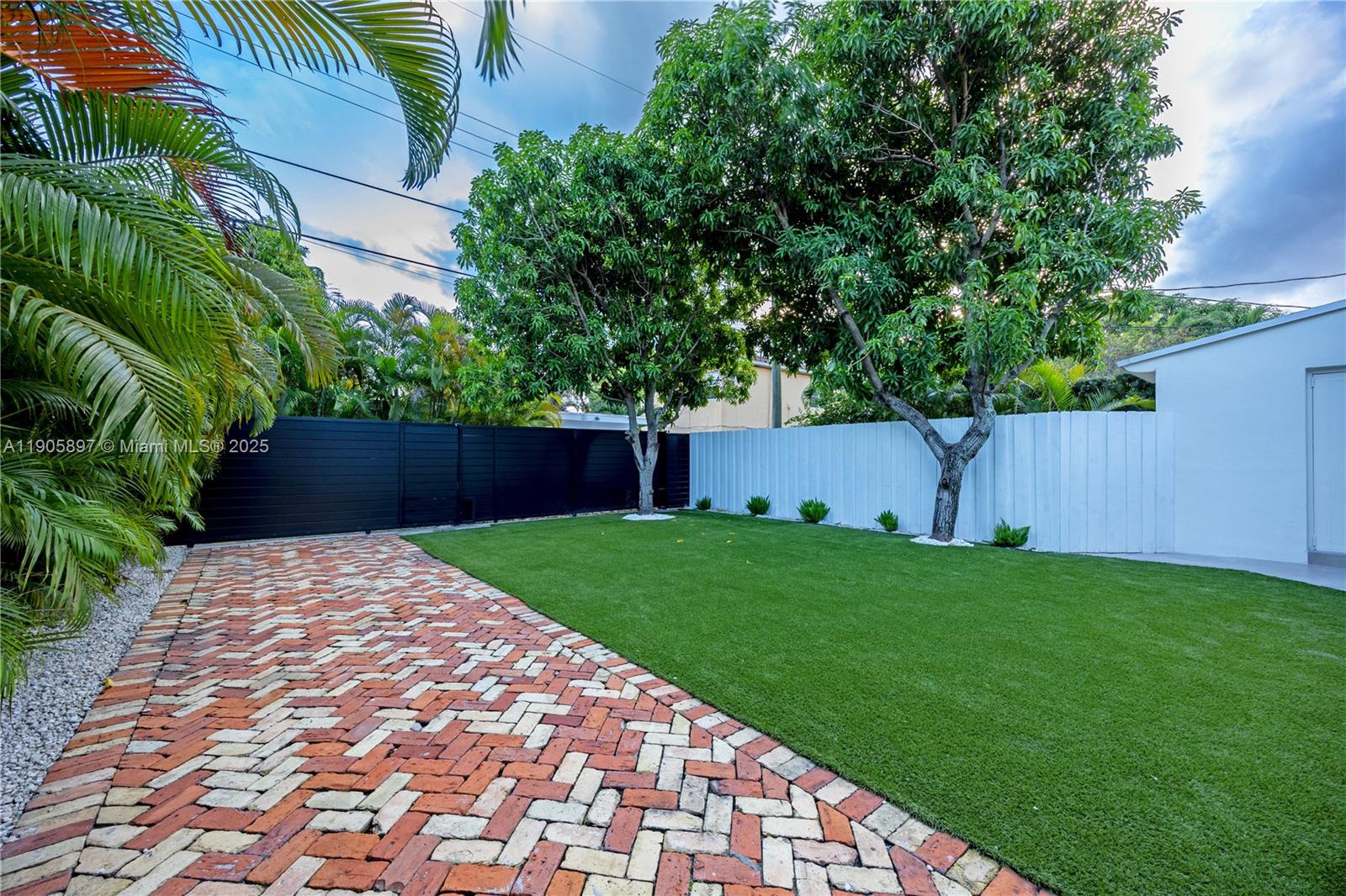 AMD PLAT ADELE HEIGHTS - Residential Income