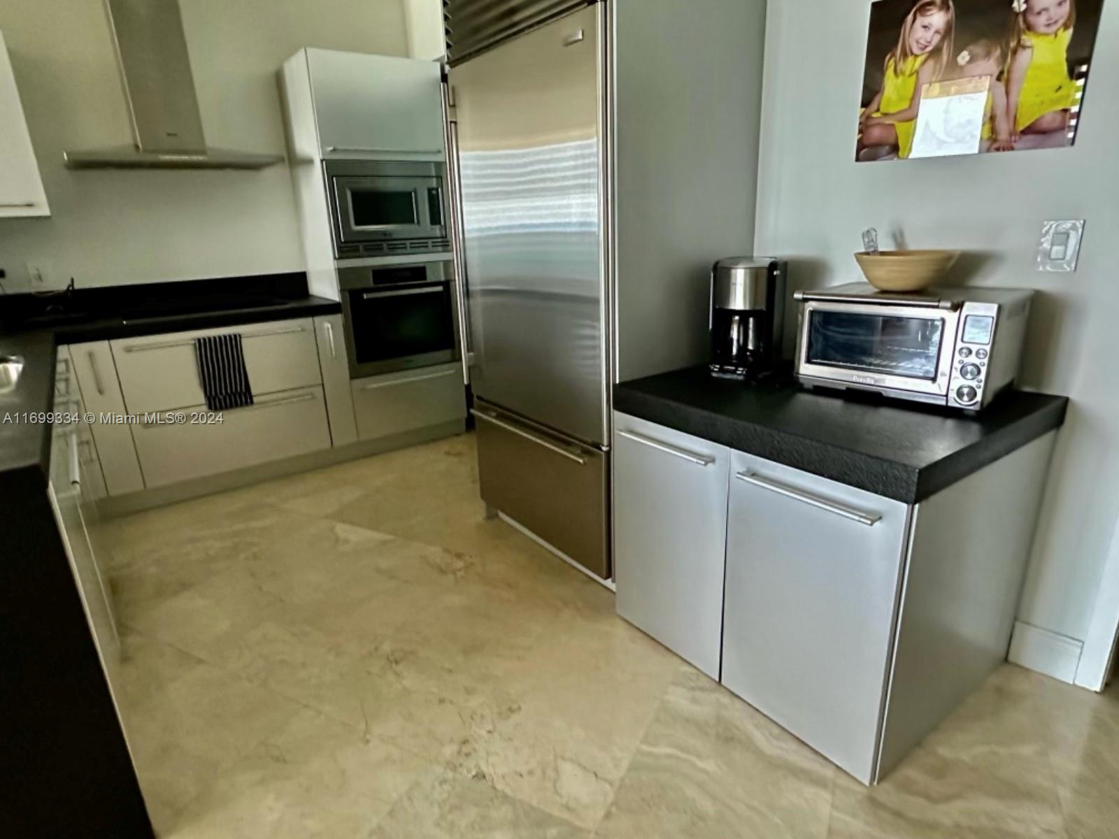 TRUMP ROYALE CONDO - Residential Lease