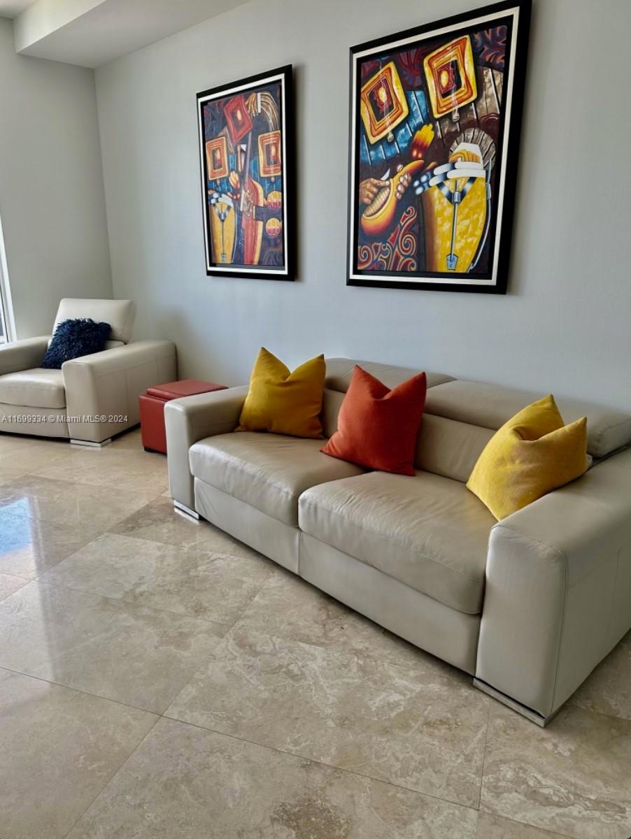 TRUMP ROYALE CONDO - Residential Lease