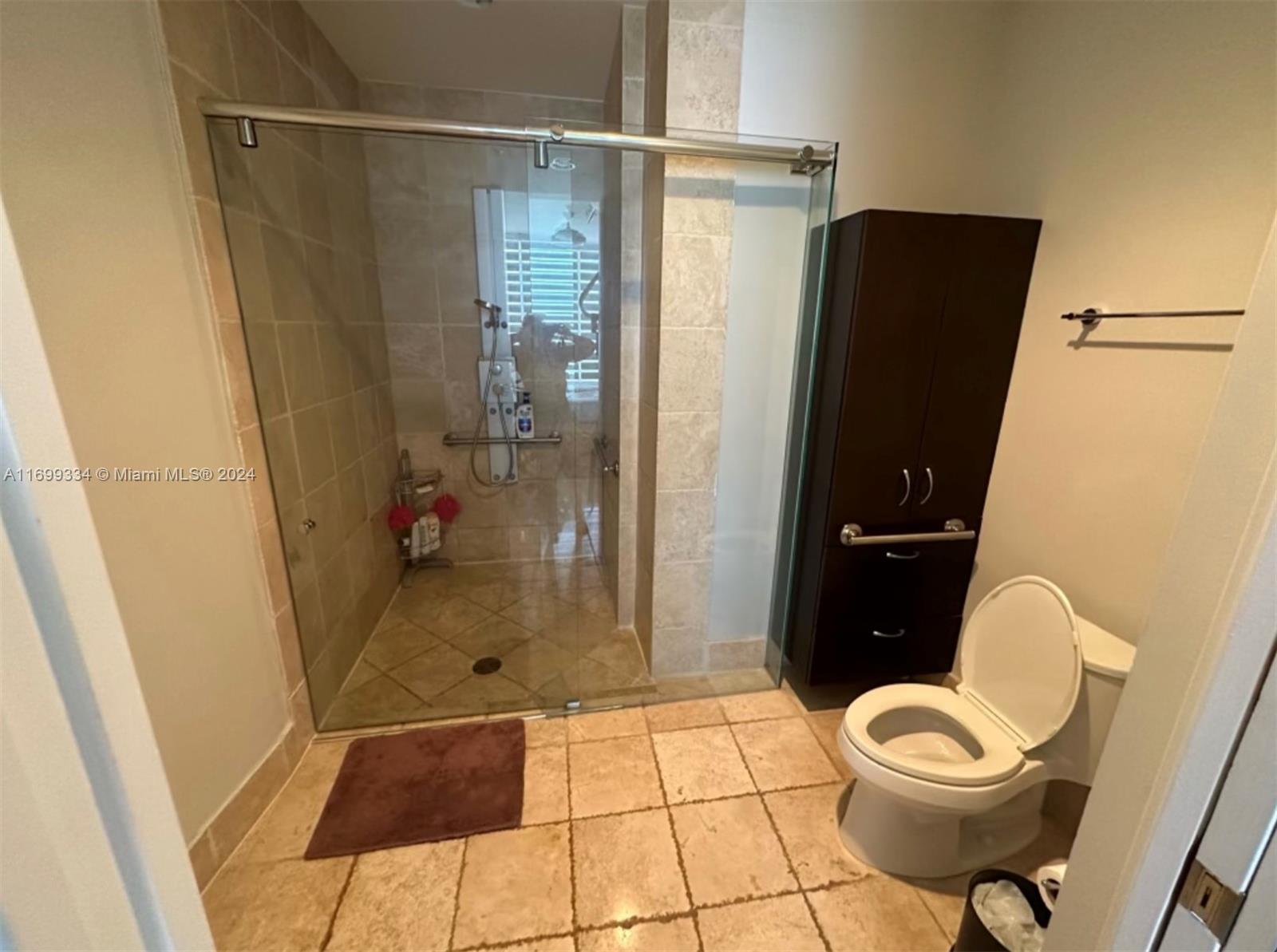 TRUMP ROYALE CONDO - Residential Lease