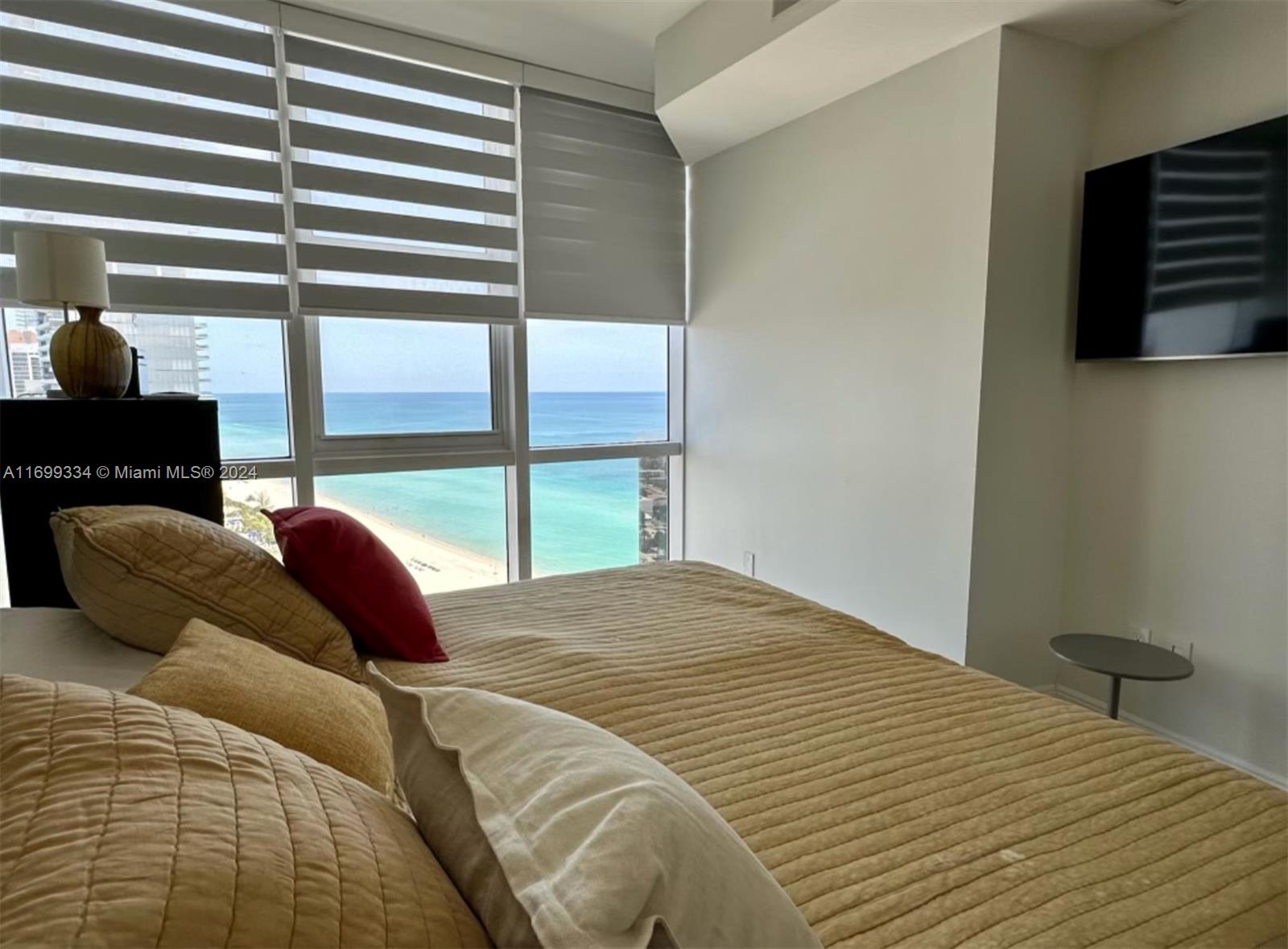 TRUMP ROYALE CONDO - Residential Lease