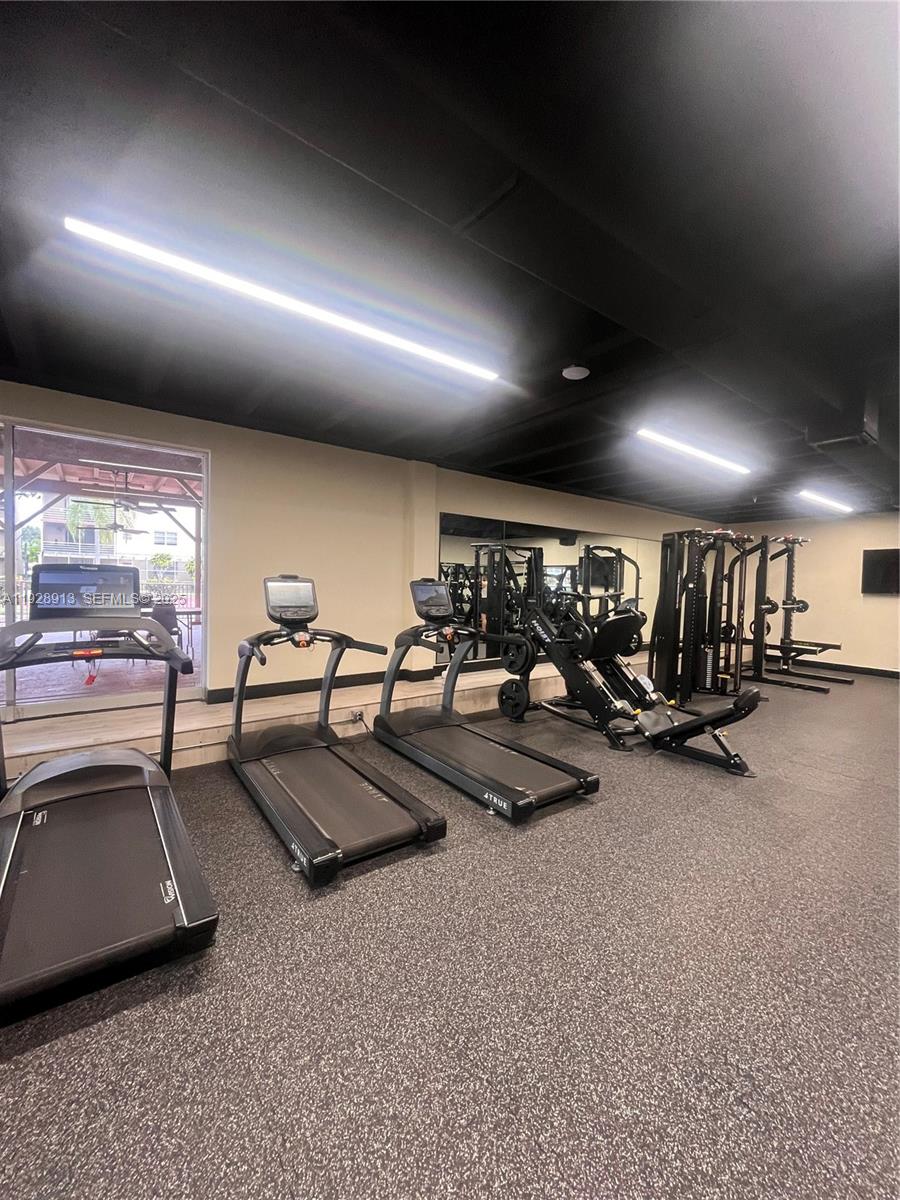 POLYNESIAN GARDENS CONDOM - Residential Lease