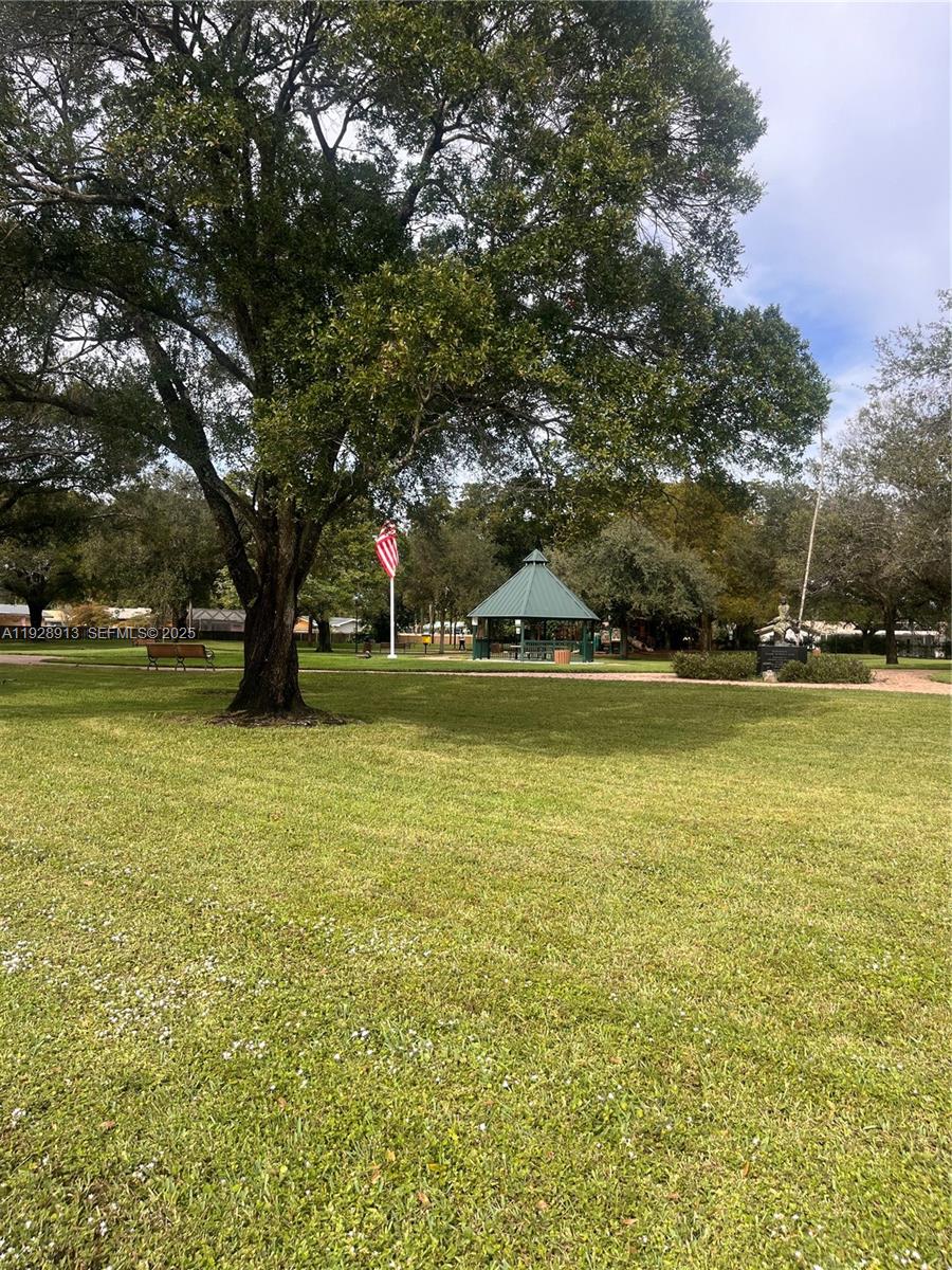 POLYNESIAN GARDENS CONDOM - Residential Lease