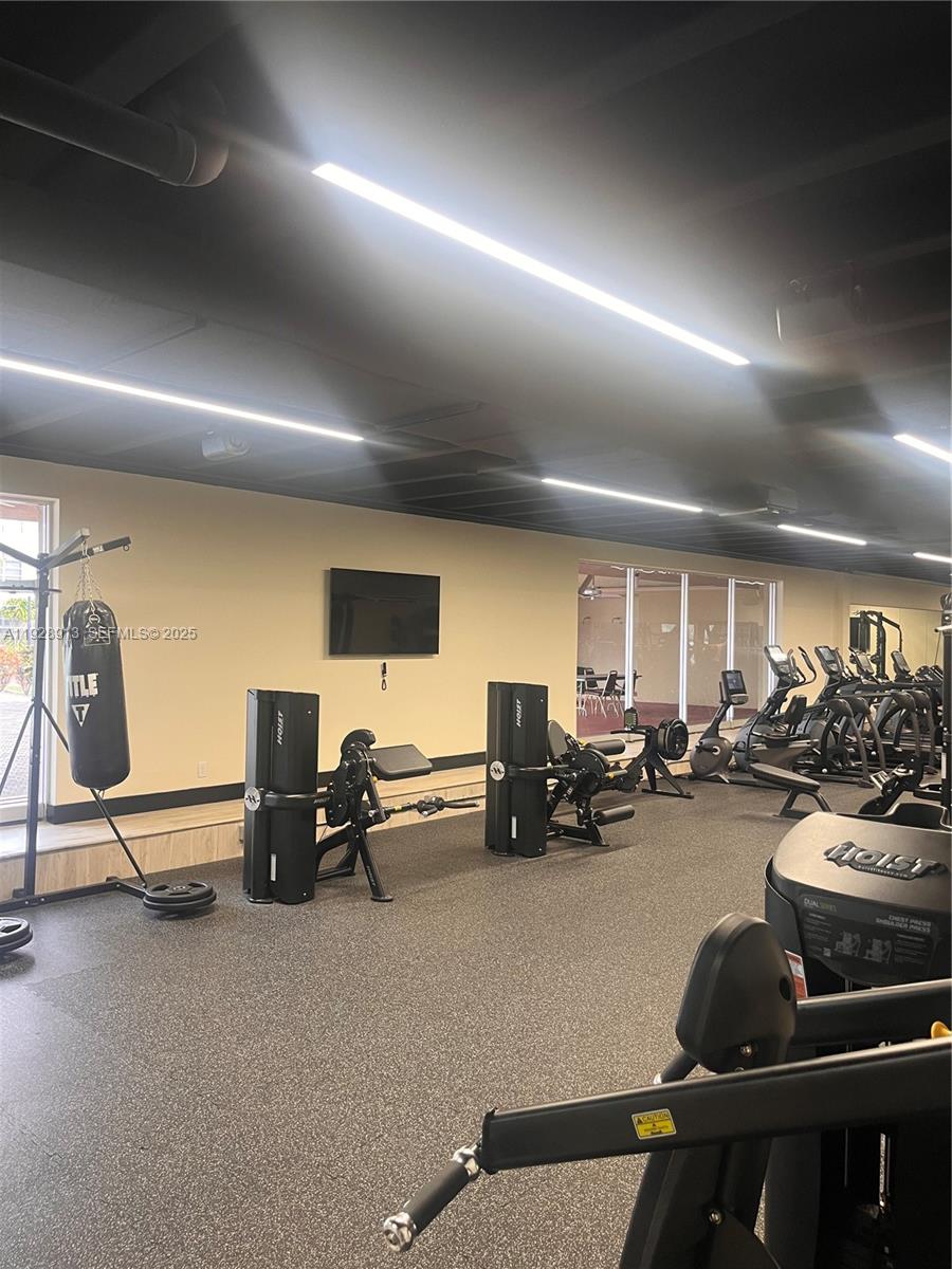 POLYNESIAN GARDENS CONDOM - Residential Lease