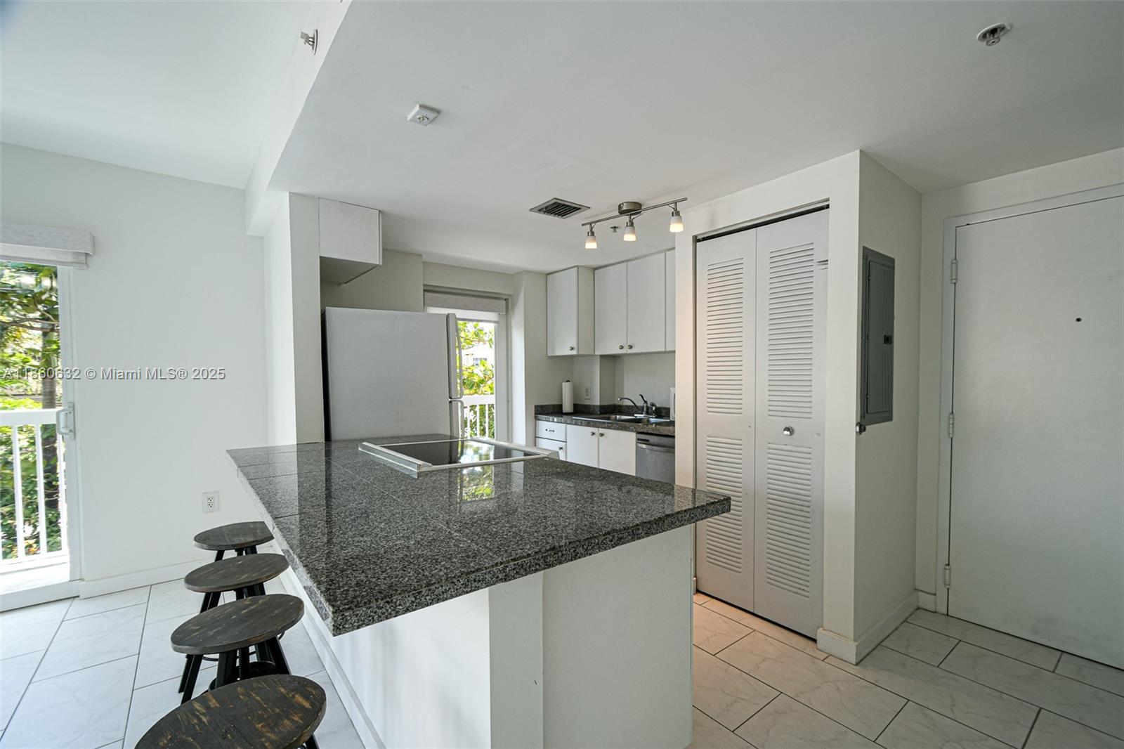 2740 SW 28th Ter 201