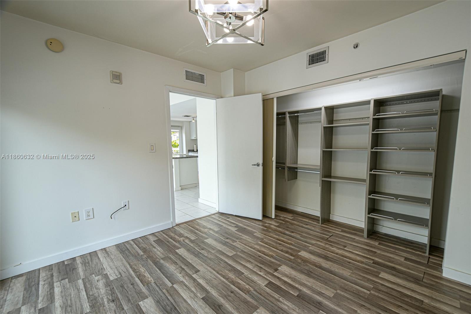 VILLAGGIO IN THE GROVE TO - Residential