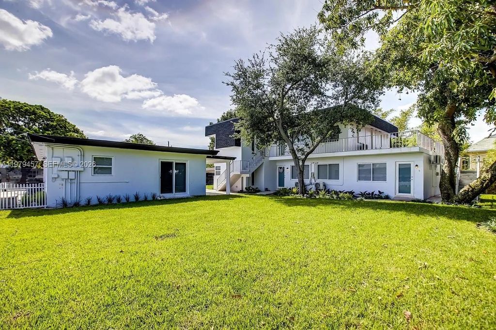 Photo of 1335 NE 5th Ave #7, Fort Lauderdale, FL 33304 (MLS # A11979457)