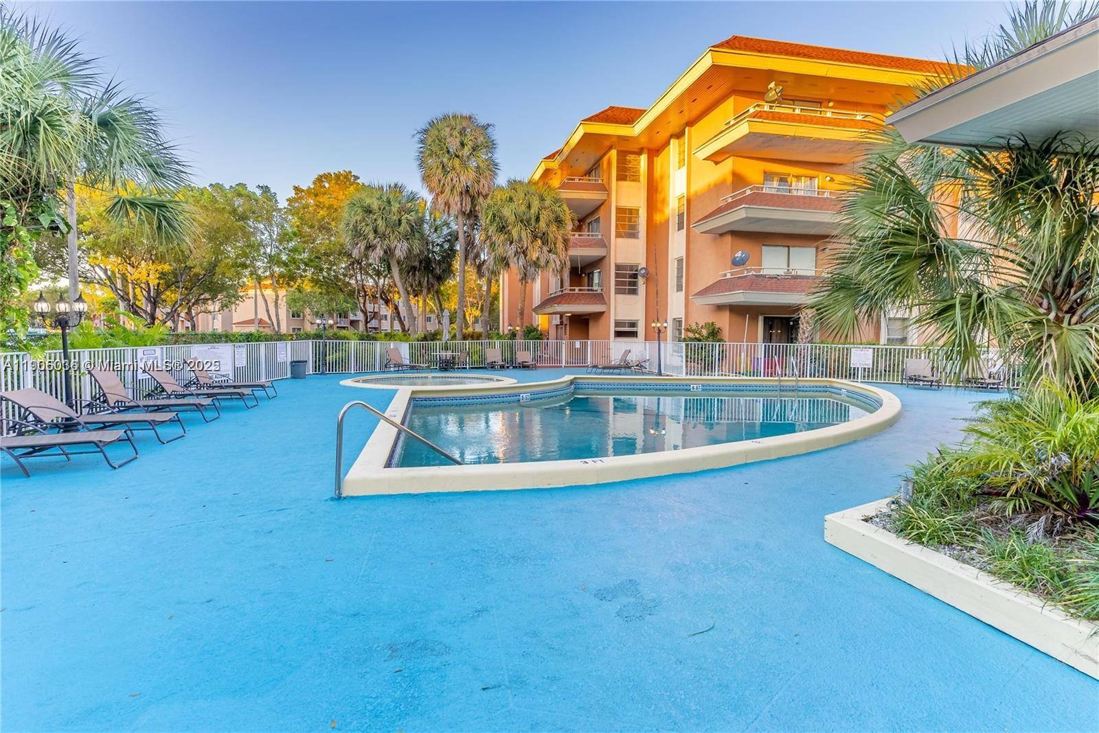 LAKEVIEW GARDENS AT MIAMI - Residential