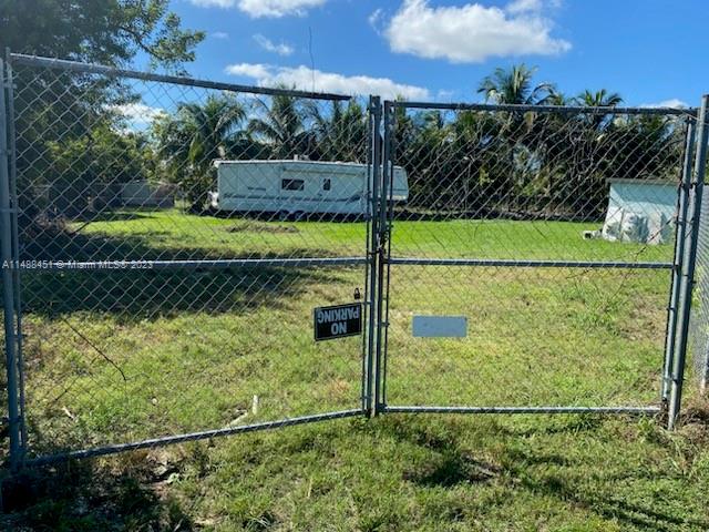 Vacant land. NO UTILITIES AVAIBLE ON THE LOT. AT THE MOMENT IT IS NOT BUILDABLE. NO ADDRESS AVAILABLE ONLY FOLIO.