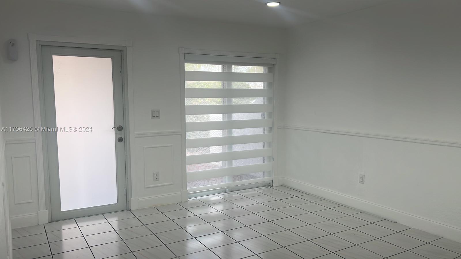 LES CHALETS - Residential Lease
