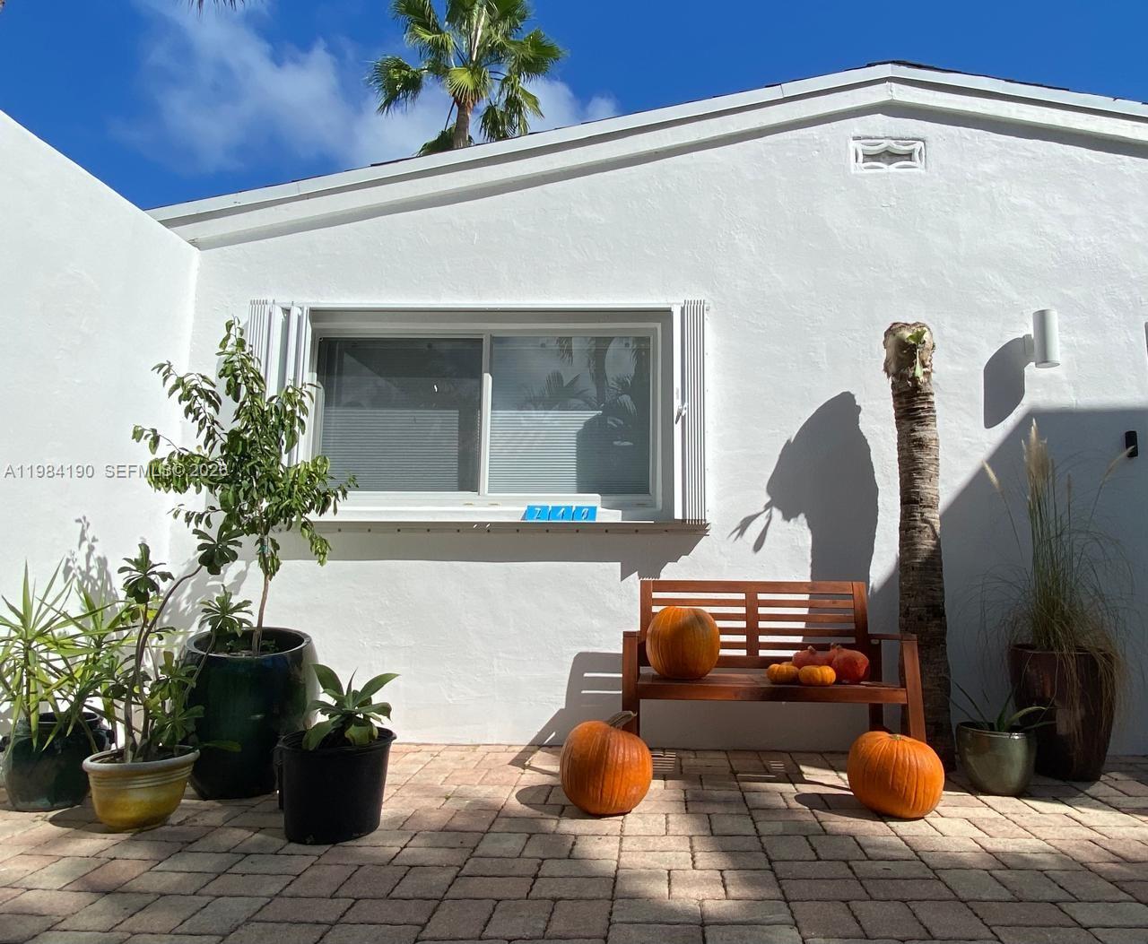 TROPICAL ISLE HOMES SUB 4 - Residential Lease