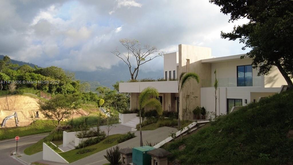 Cerro Real - Residential