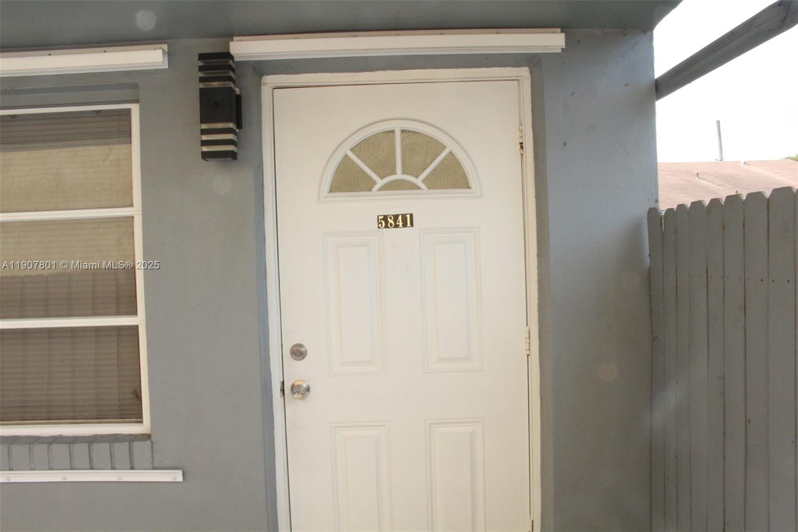 HOLLYWOOD BEACH GARDENS - Residential Lease