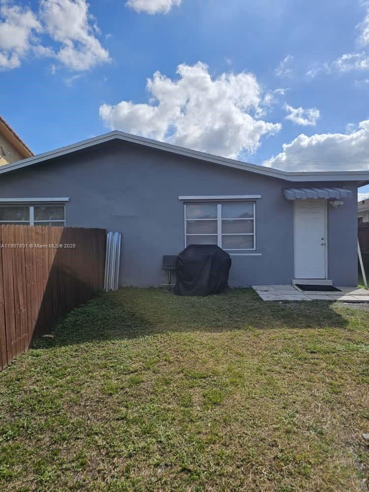 HOLLYWOOD BEACH GARDENS - Residential Lease