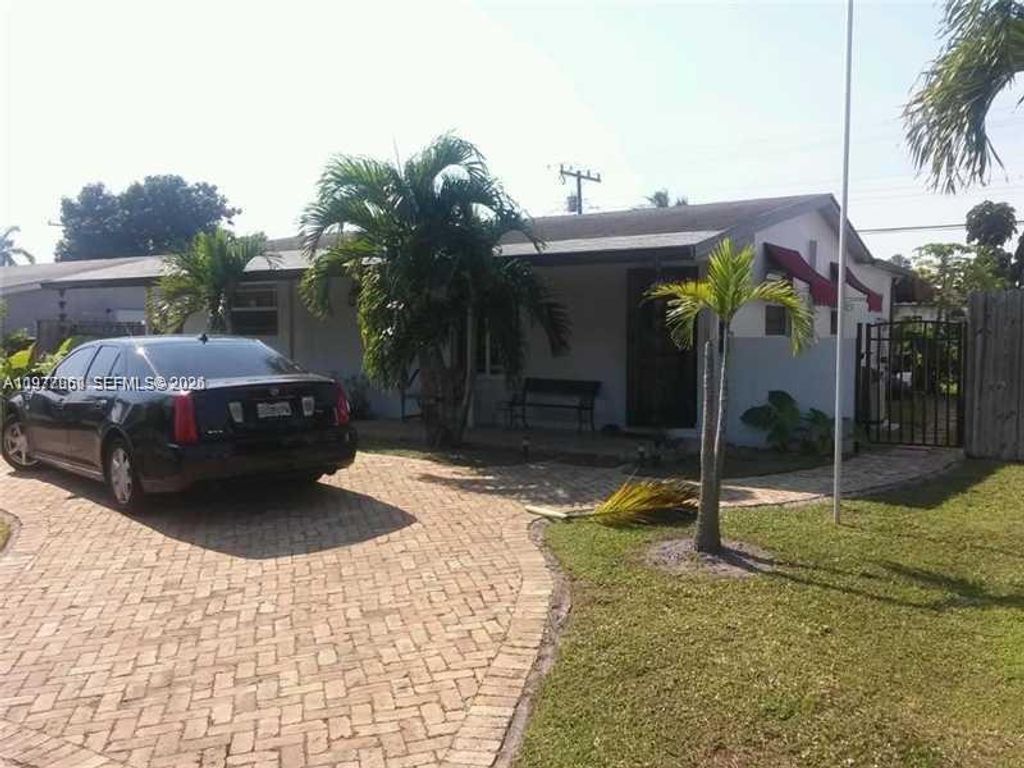 Photo of 2512 Island Dr, Miramar, FL 33023 (MLS # A11977969)