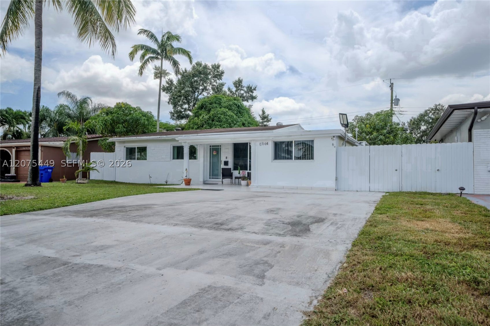 6944 SW 10th Ct, Pembroke Pines FL 33023