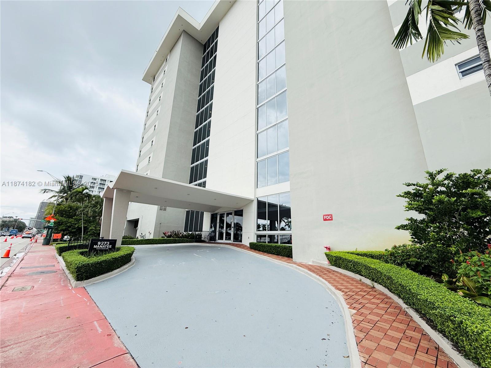 Experience coastal living in this inviting 1-bedroom, 2-bath condo spanning 857 square feet with a bright, open layout and a spacious kitchen. The large bedroom offers a quiet retreat, while the ocean-facing balcony invites sunrise coffee and sea breeze. The building features a welcoming lobby, front desk, gym with restrooms and sauna, a pool, and private access to the beach. Enjoy resort-style amenities, convenient wellness, and prime beach-adjacent living on a higher floor with stunning views.