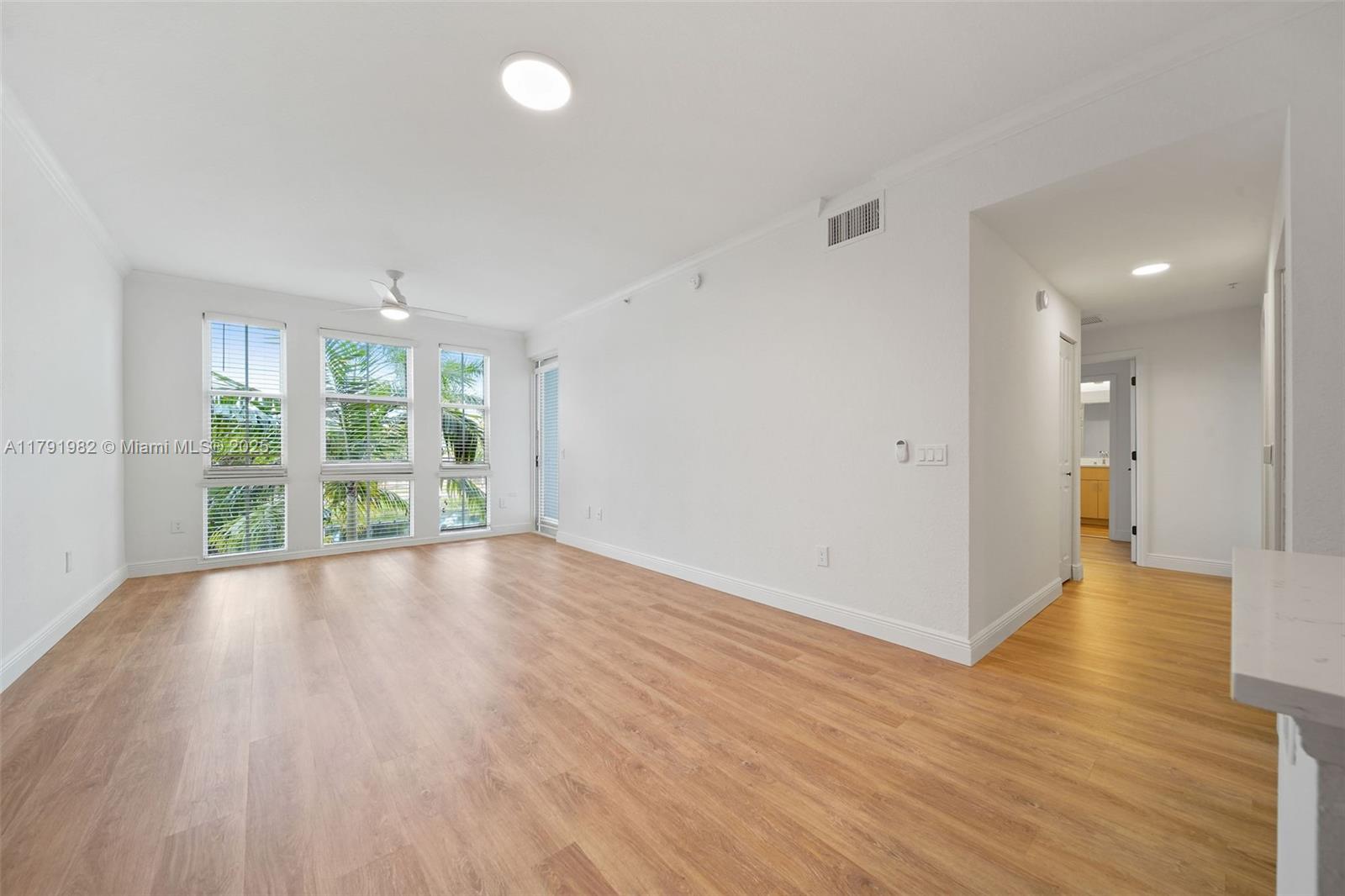 10170 SW 7th St 22-401