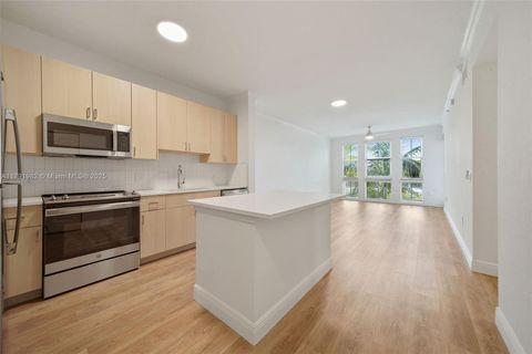 10170 SW 7th St 22-401 Pembroke Pines FL 33025