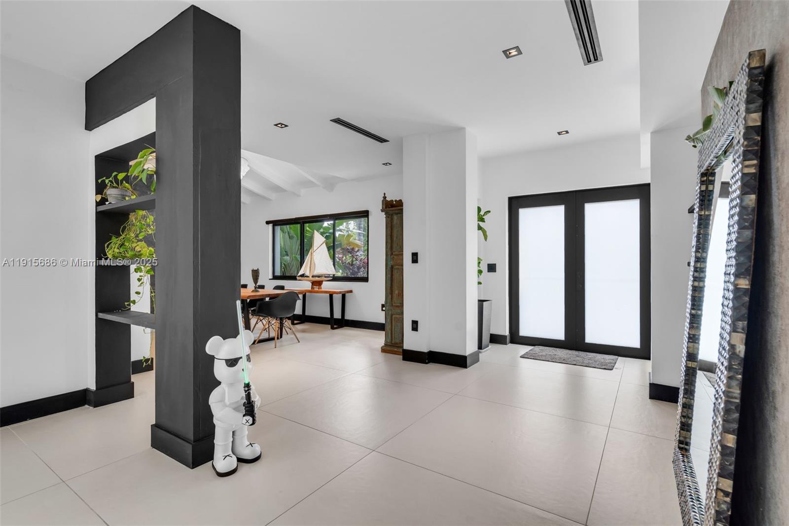 BISCAYNE PINES - Residential