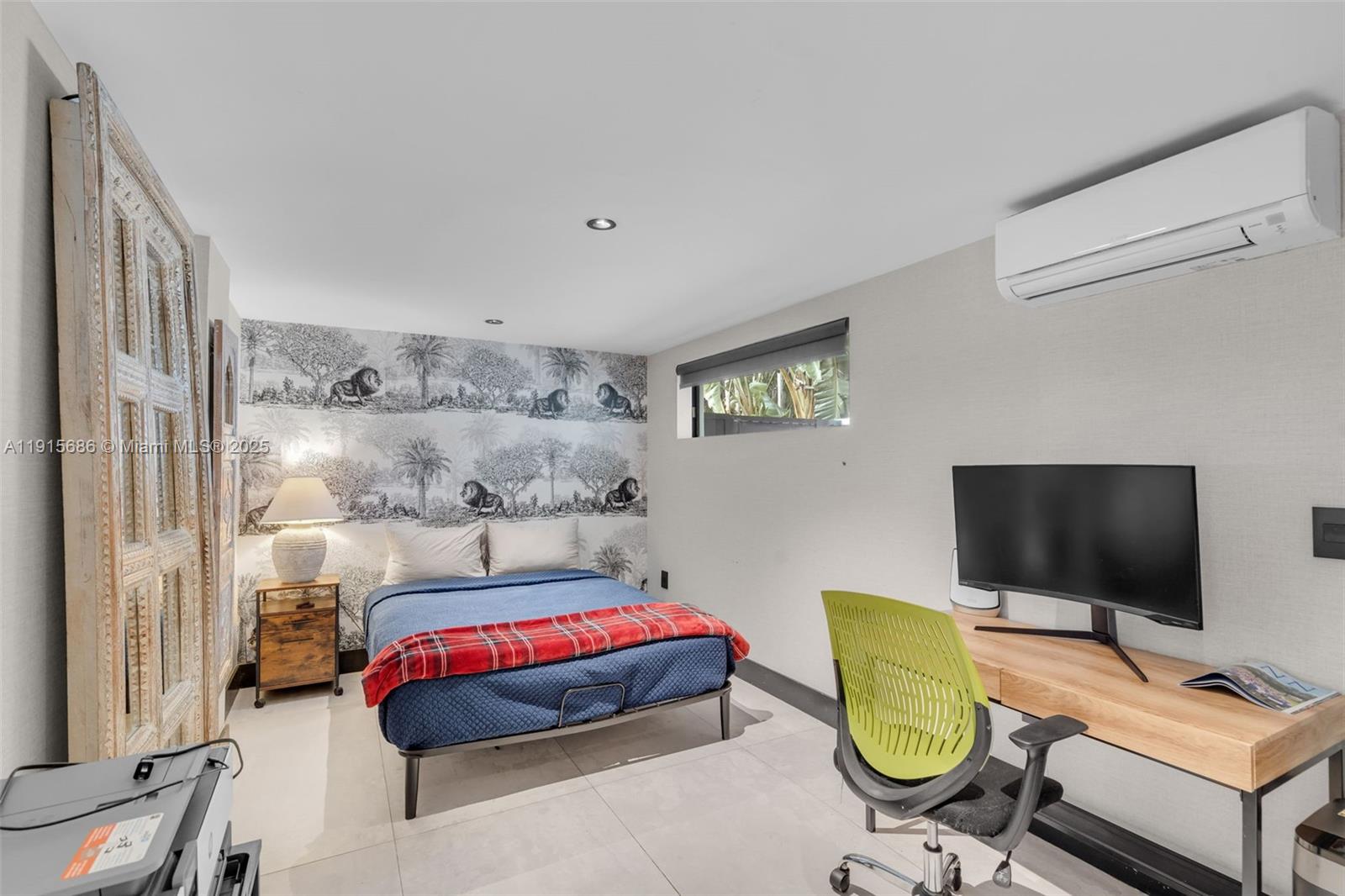 BISCAYNE PINES - Residential