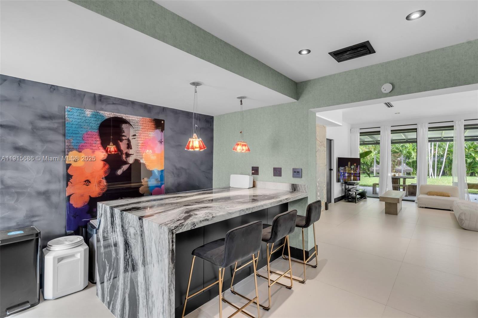 BISCAYNE PINES - Residential