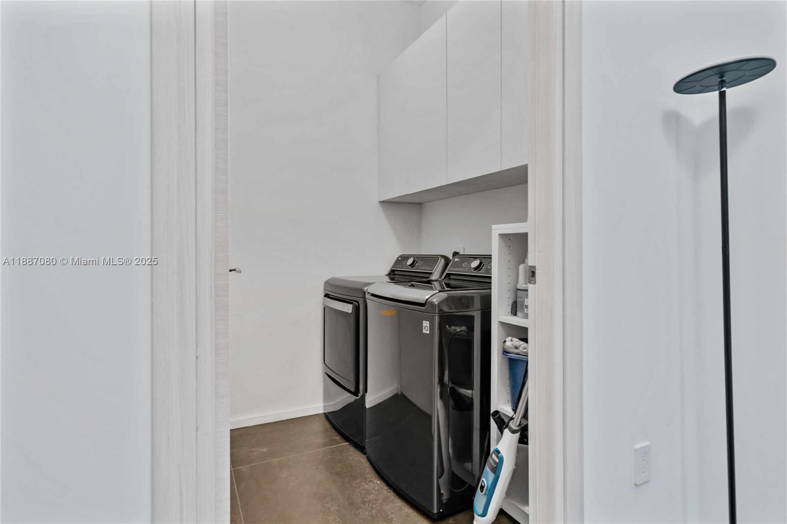 801 SMA RESIDENCES CONDO - Residential