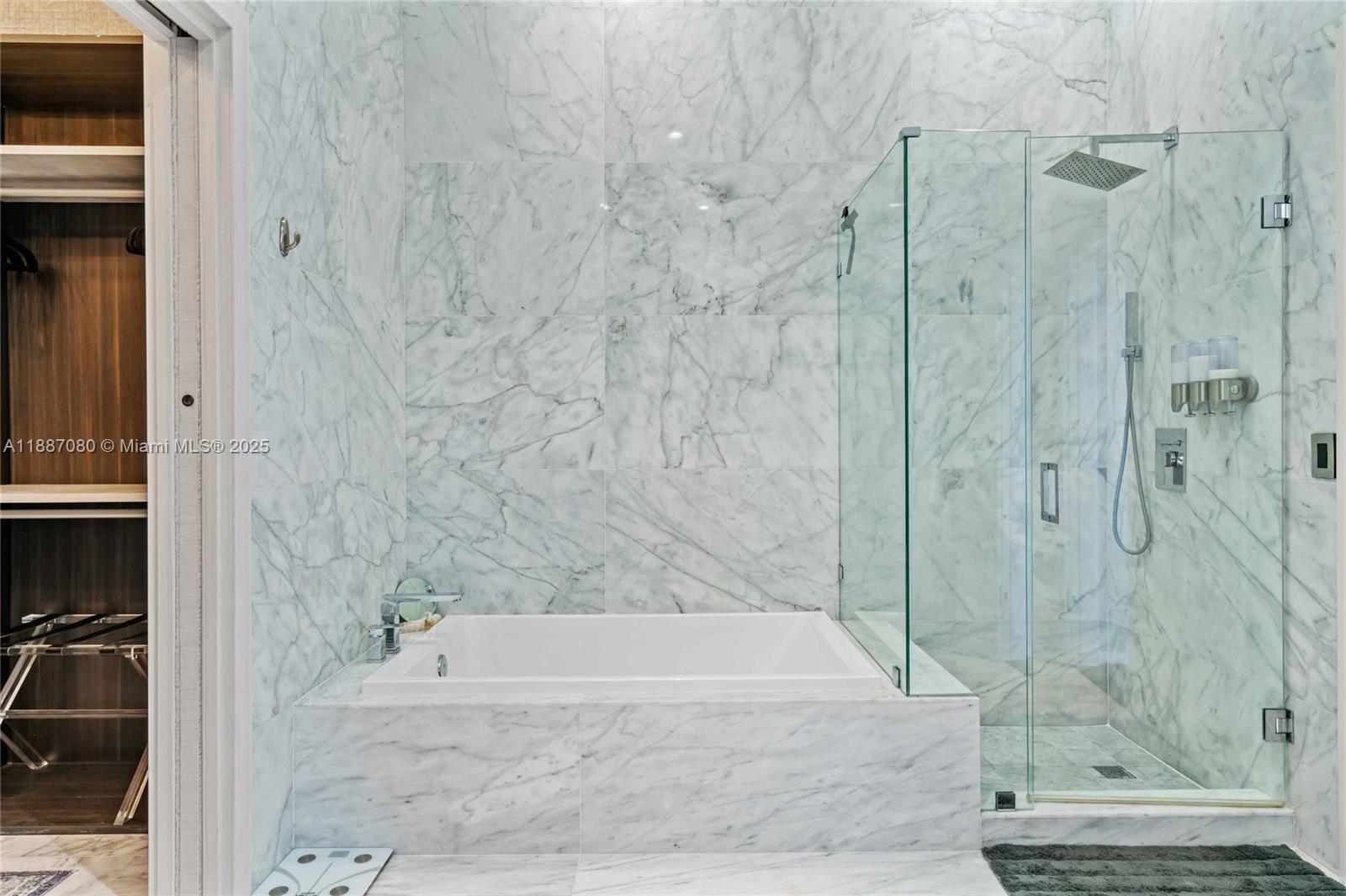 801 SMA RESIDENCES CONDO - Residential