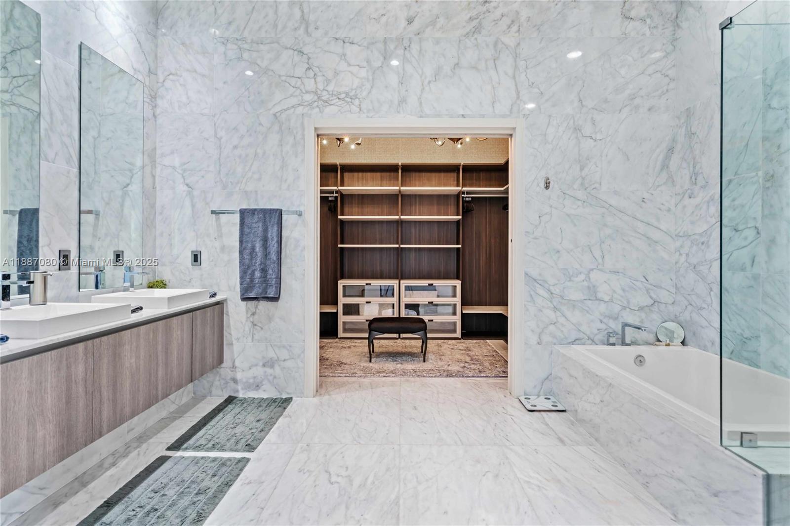 801 SMA RESIDENCES CONDO - Residential