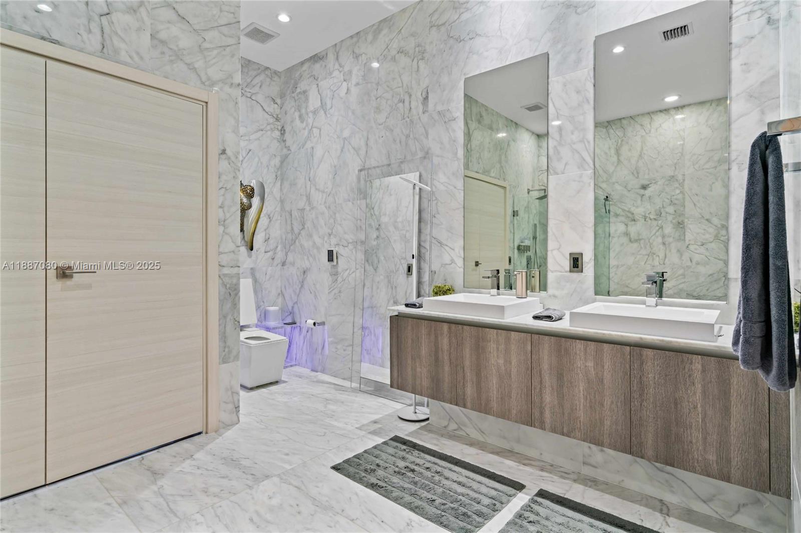 801 SMA RESIDENCES CONDO - Residential